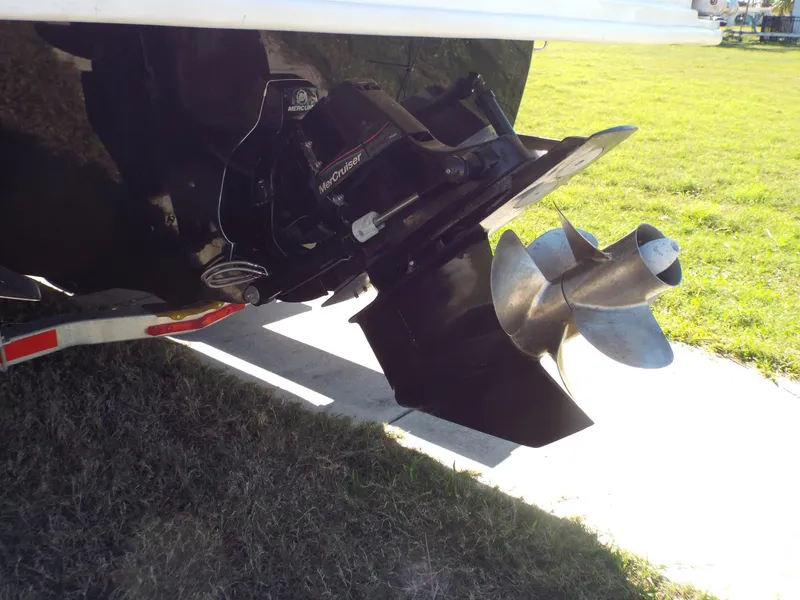 Slide: The Image of Sea Ray 260 Sundeck 2011 - 10