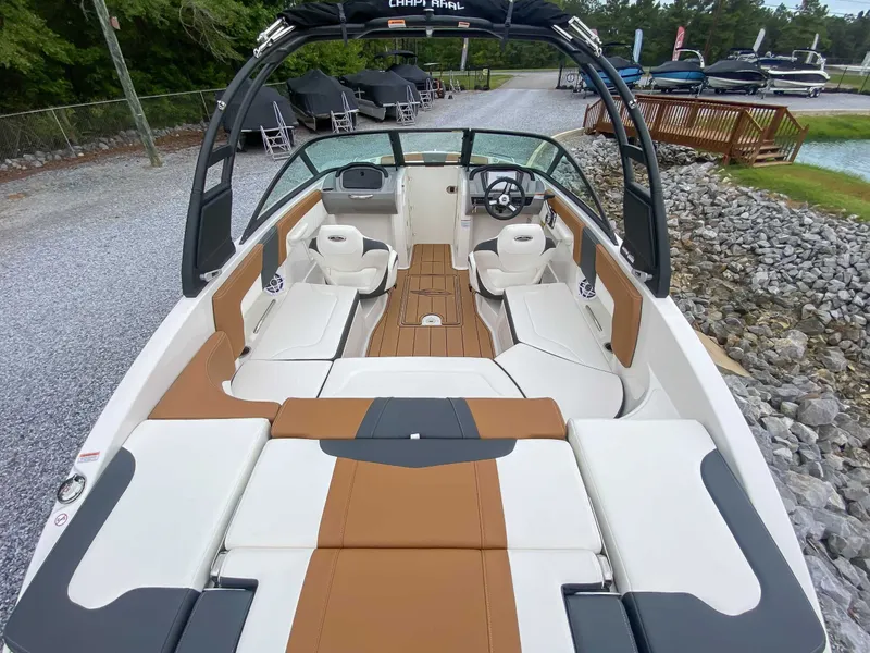 Slide: The Image of Chaparral 23 SSi 2026 - 11