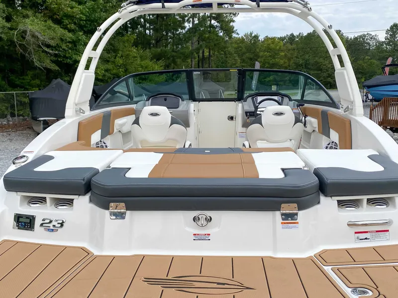 Slide: The Image of Chaparral 23 SSi 2026 - 10