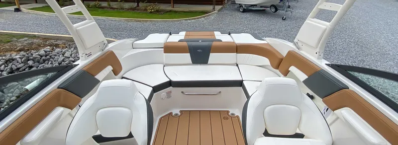 Slide: The Image of Chaparral 23 SSi 2026 - 20