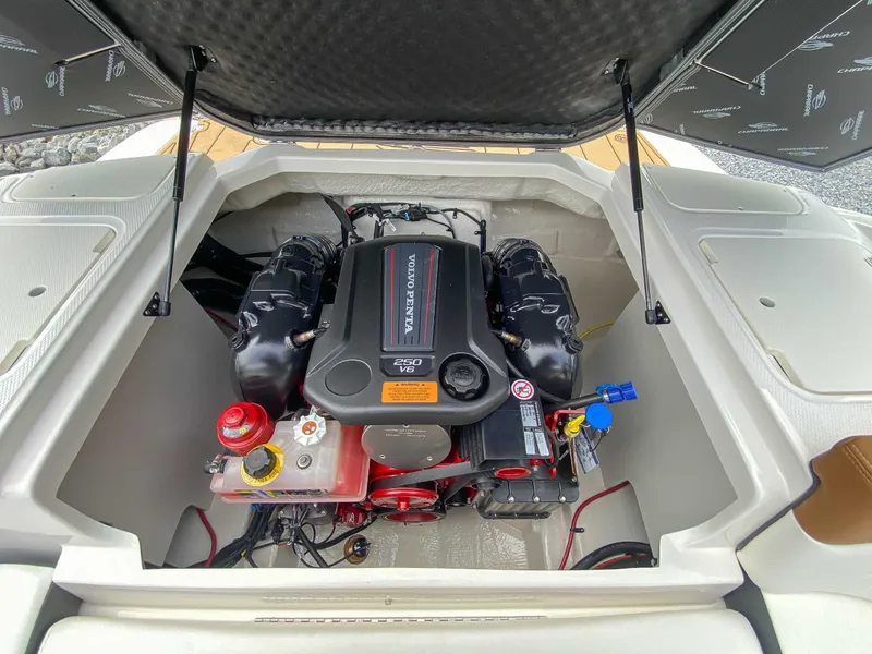 Slide: The Image of Chaparral 23 SSi 2026 - 24