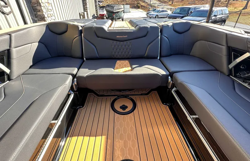 Slide: The Image of MasterCraft XT24 2025 - 14