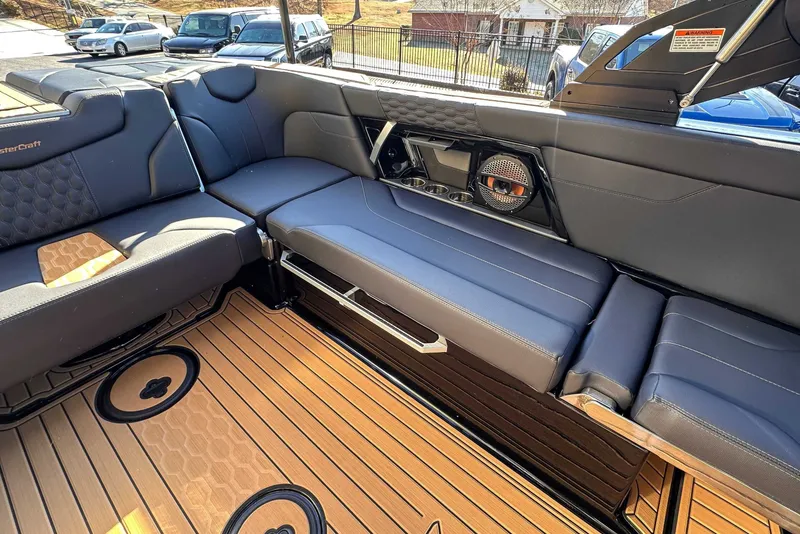 Slide: The Image of MasterCraft XT24 2025 - 15