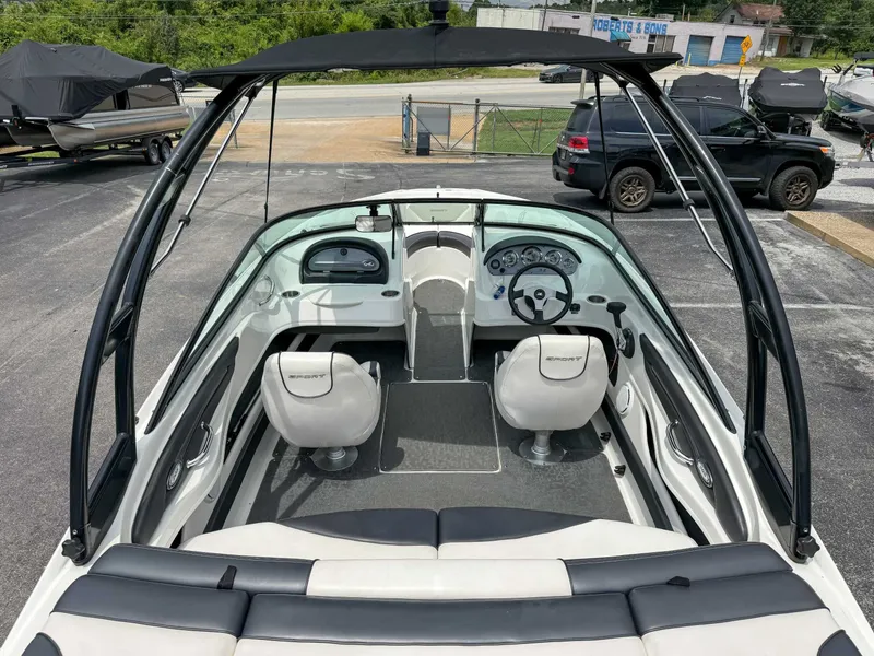 Slide: The Image of Sea Ray 205 Sport 2012 - 10
