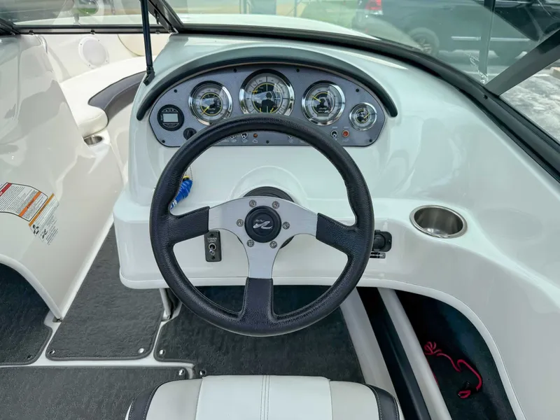 Slide: The Image of Sea Ray 205 Sport 2012 - 16