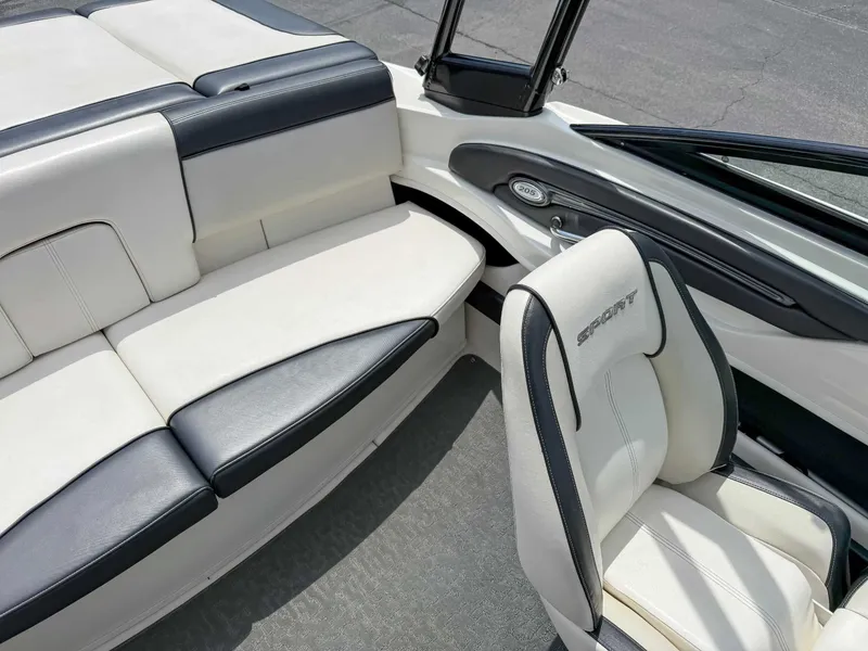 Slide: The Image of Sea Ray 205 Sport 2012 - 19