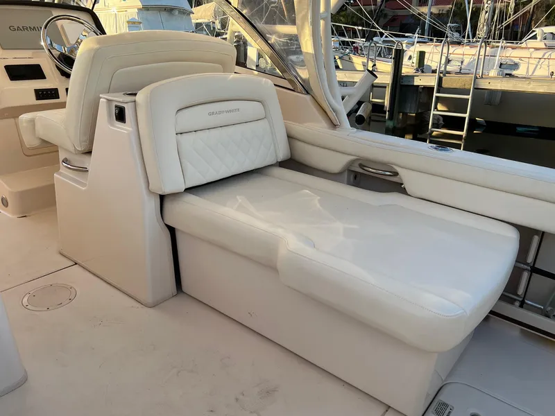 Slide: The Image of Electrically Actuated Lounge Seat - 42