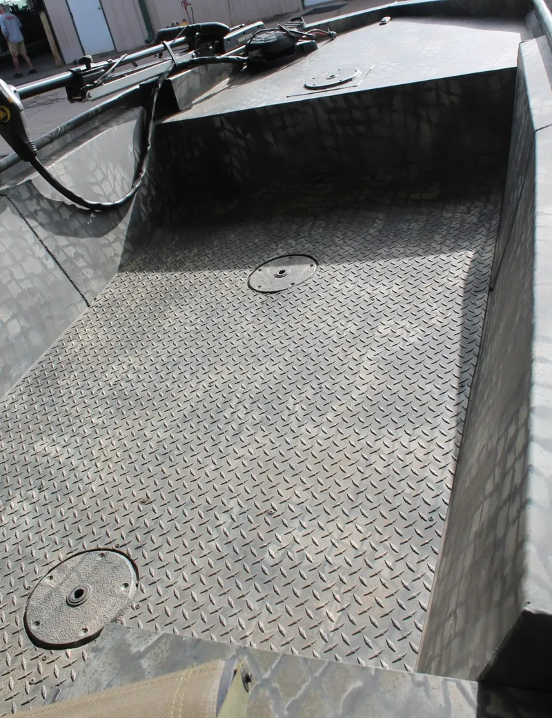 Slide: The Image of WeldBilt 1652V 2024 - 4