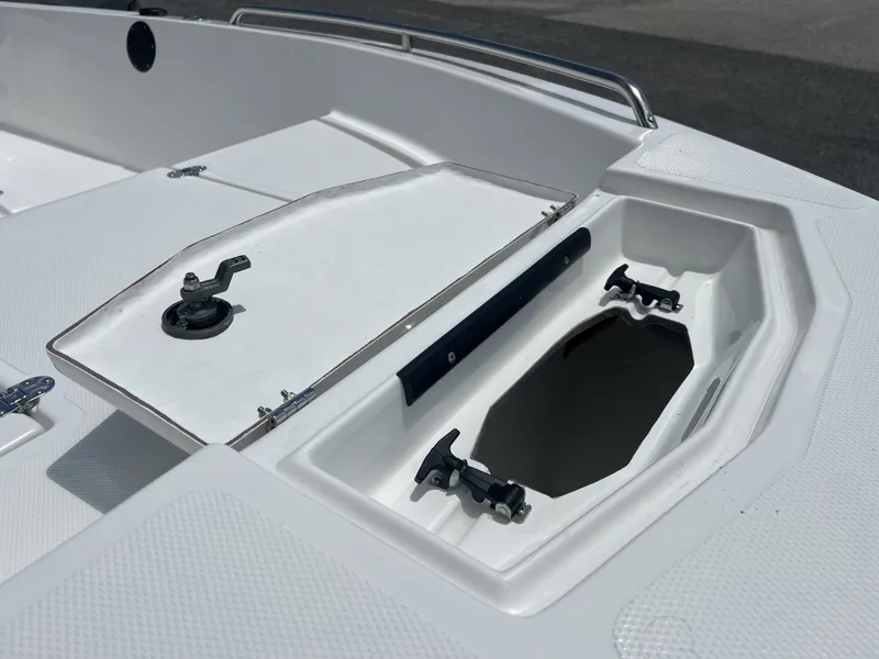 Slide: The Image of Mi Tide V1700CC 2025 - 11