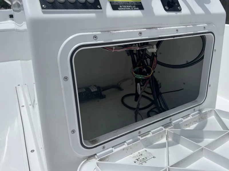 Slide: The Image of Mi Tide V1700CC 2025 - 16