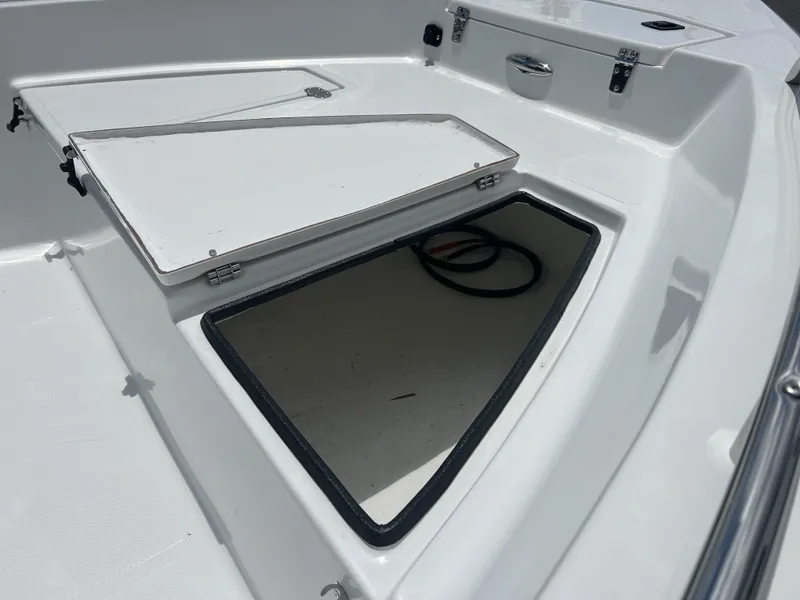 Slide: The Image of Mi Tide V1700CC 2025 - 8