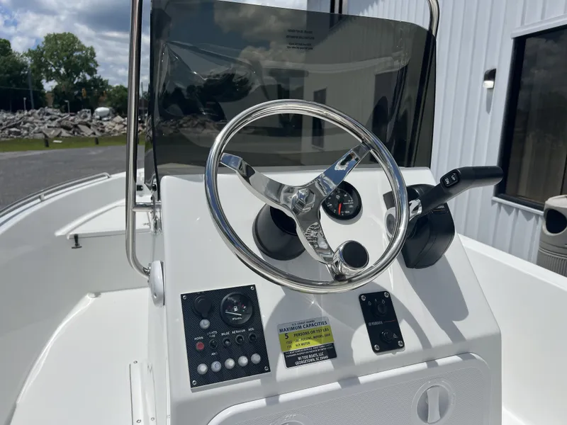 Slide: The Image of Mi Tide V1700CC 2025 - 9