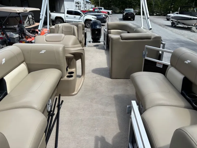 Slide: The Image of Starcraft LX 20 R 2020 - 10