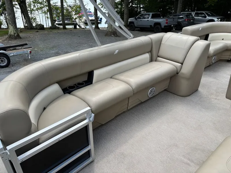 Slide: The Image of Starcraft LX 20 R 2020 - 11