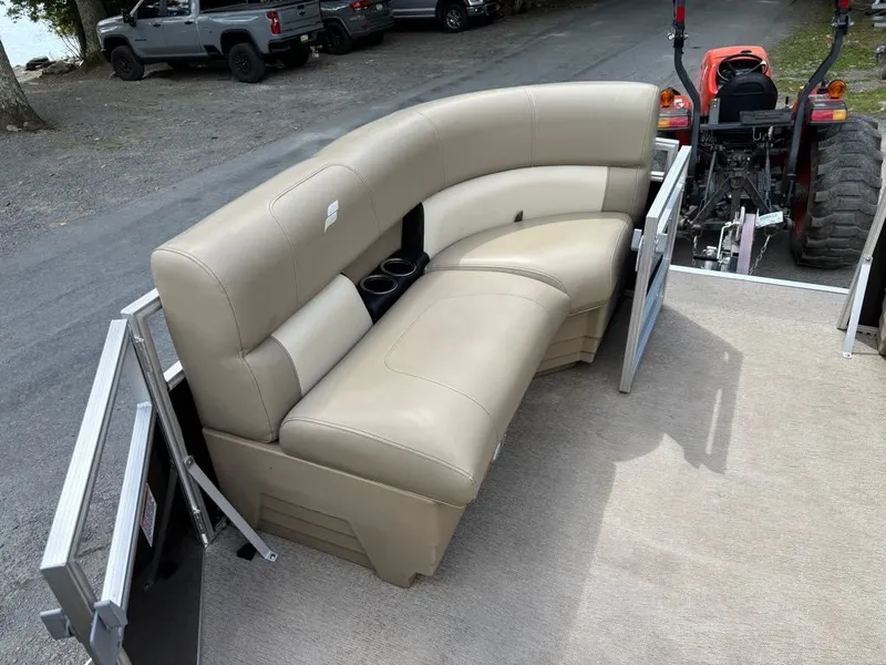 Slide: The Image of Starcraft LX 20 R 2020 - 19