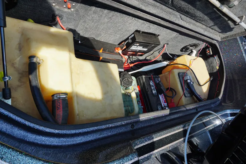 Slide: The Image of Champion 190 DCX 1993 - 11