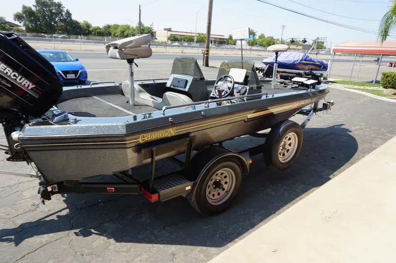 Slide: The Image of Champion 190 DCX 1993 - 15