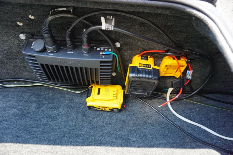 Slide: The Image of Champion 190 DCX 1993 - 22