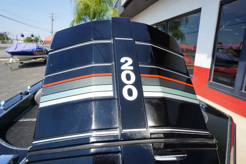 Slide: The Image of Champion 190 DCX 1993 - 4