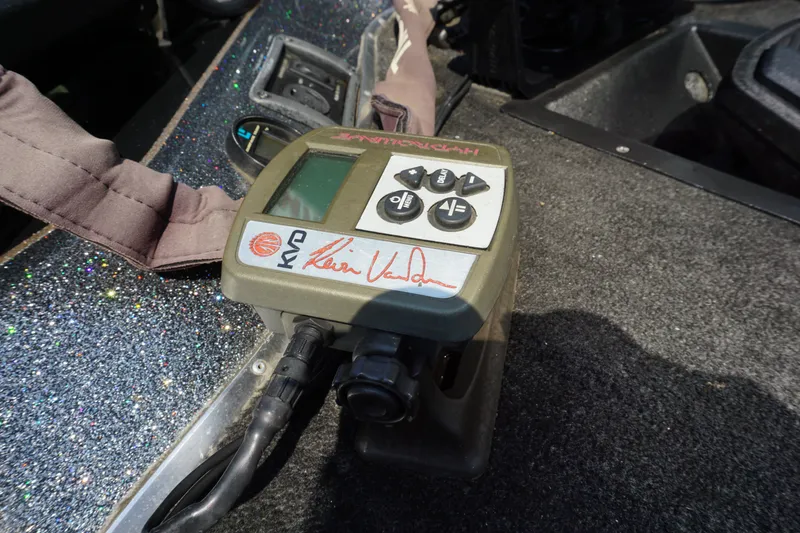 Slide: The Image of Champion 190 DCX 1993 - 9