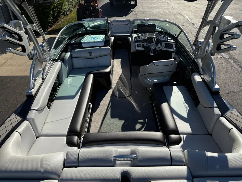 Slide: The Image of MasterCraft X30 2015 - 10