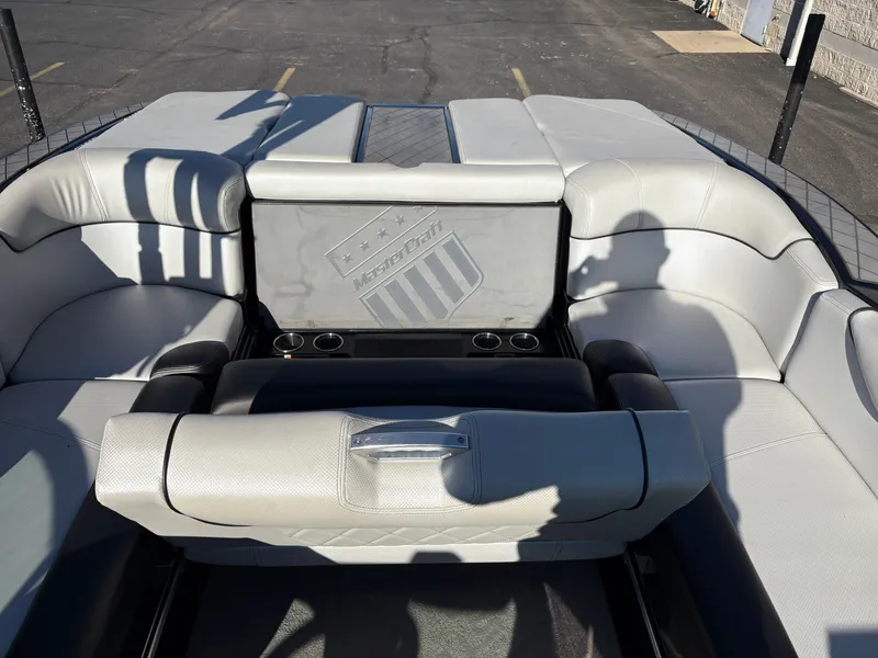 Slide: The Image of MasterCraft X30 2015 - 16