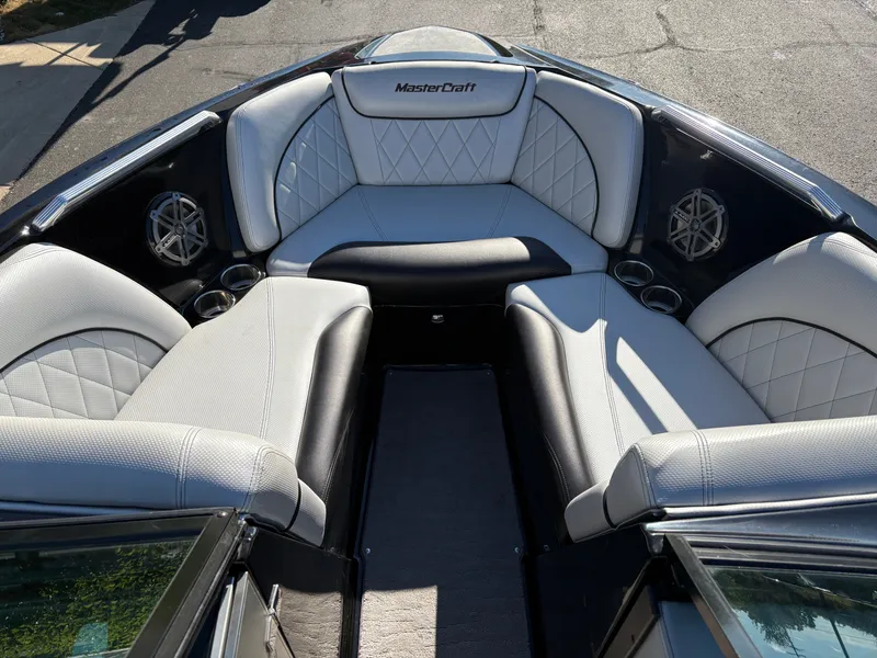 Slide: The Image of MasterCraft X30 2015 - 18