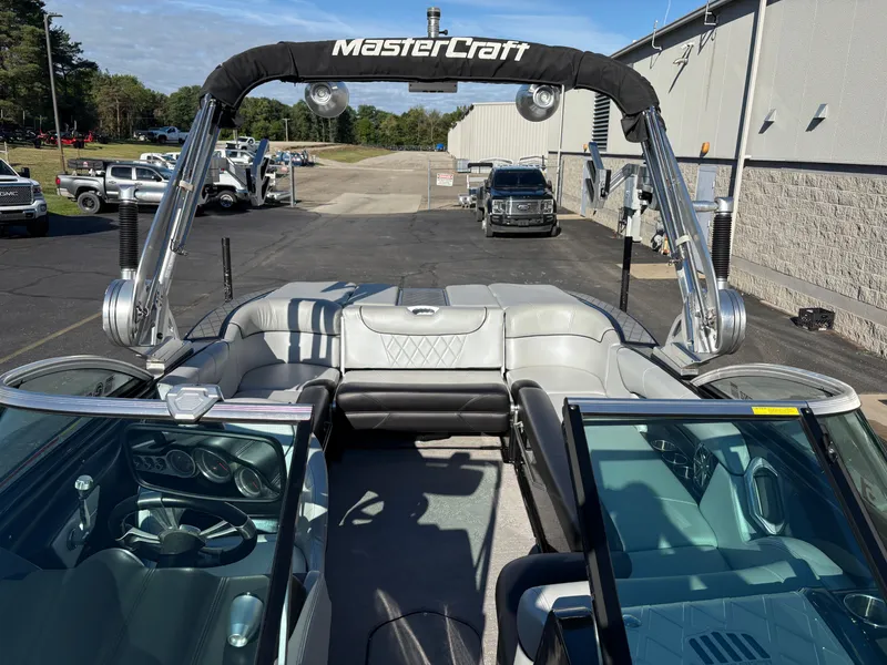 Slide: The Image of MasterCraft X30 2015 - 19