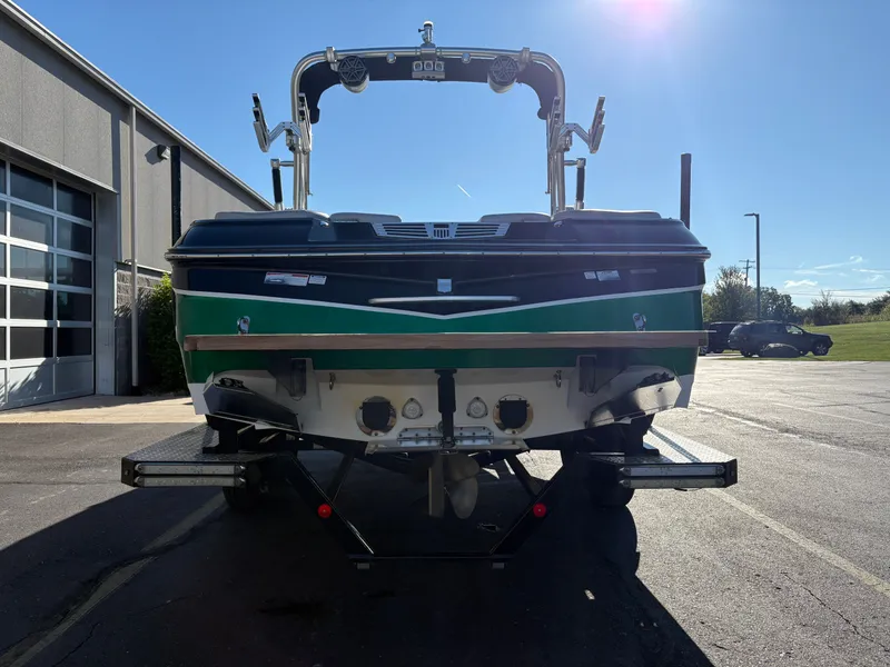 Slide: The Image of MasterCraft X30 2015 - 7