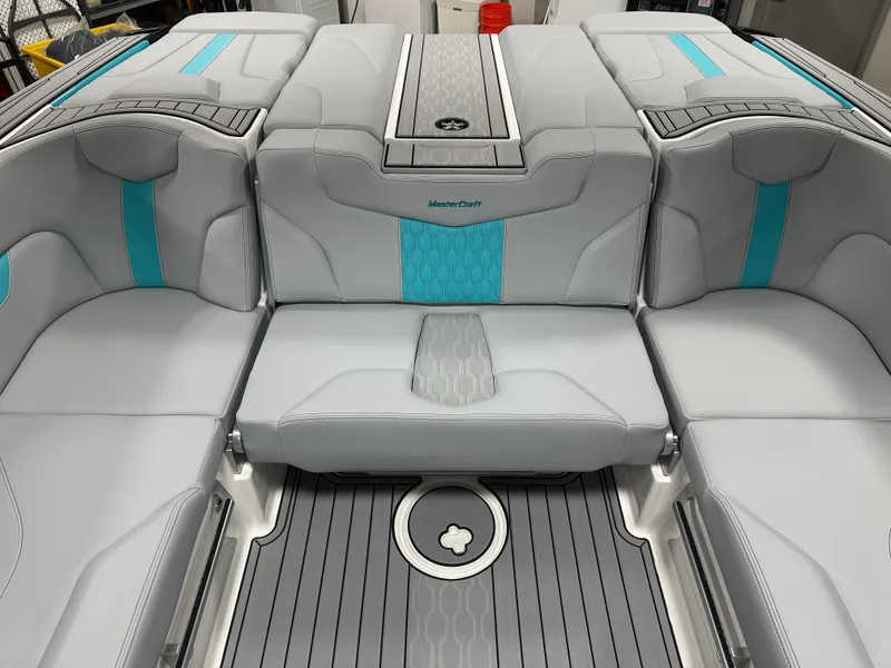 Slide: The Image of MasterCraft XT23 2025 - 13