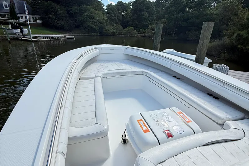 Slide: The Image of 2009 Regulator 34SS boat's overhead view with electronics and support structures. - 15