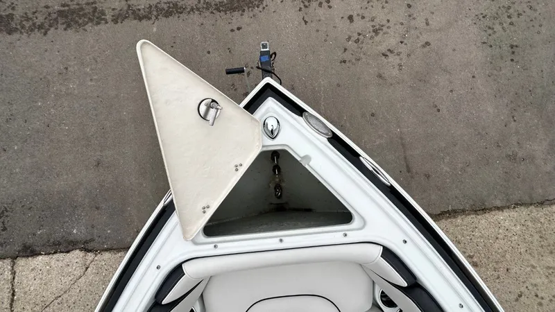 Slide: The Image of Crownline Boats 215 SS 2018 - 11