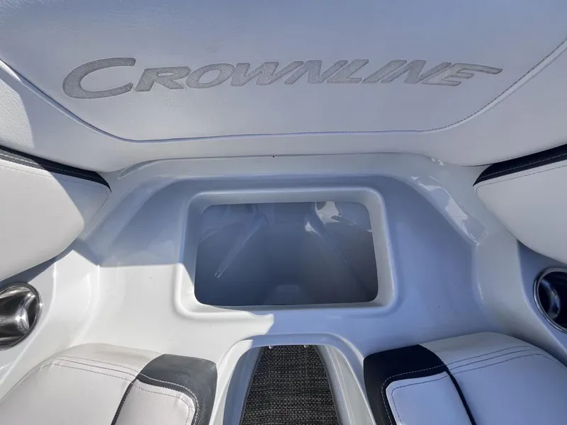 Slide: The Image of Crownline Boats 215 SS 2018 - 12