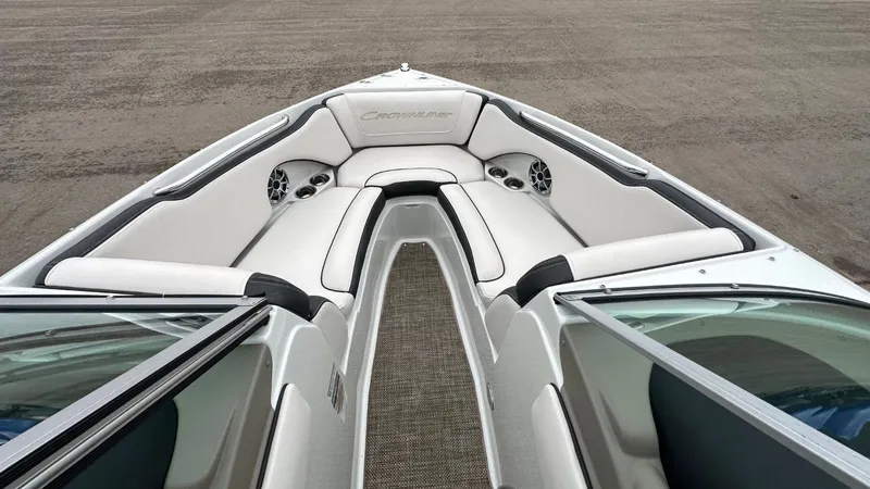 Slide: The Image of Crownline Boats 215 SS 2018 - 15