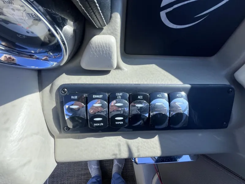 Slide: The Image of Crownline Boats 215 SS 2018 - 25