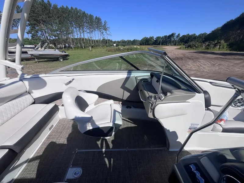 Slide: The Image of Crownline Boats 215 SS 2018 - 29