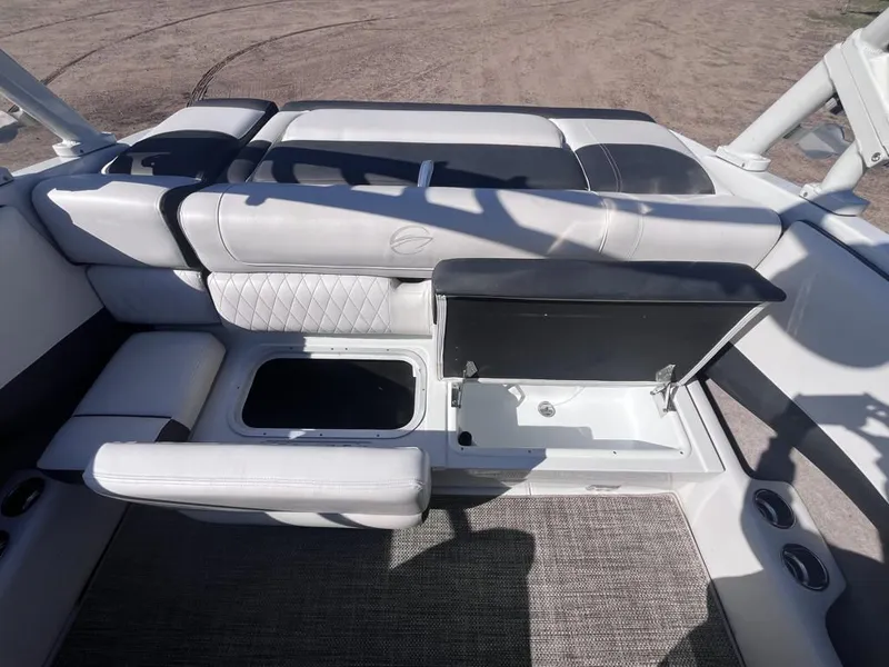 Slide: The Image of Crownline Boats 215 SS 2018 - 33