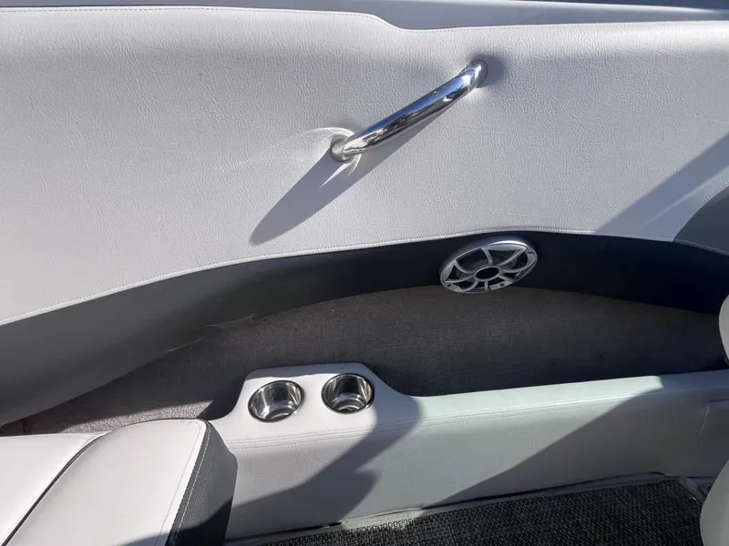 Slide: The Image of Crownline Boats 215 SS 2018 - 35