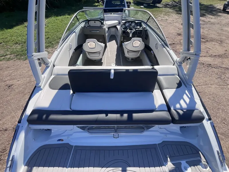 Slide: The Image of Crownline Boats 215 SS 2018 - 39