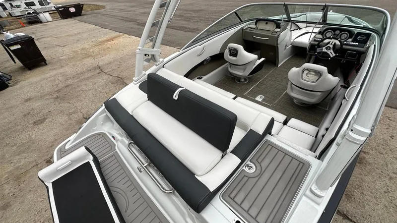 Slide: The Image of Crownline Boats 215 SS 2018 - 40
