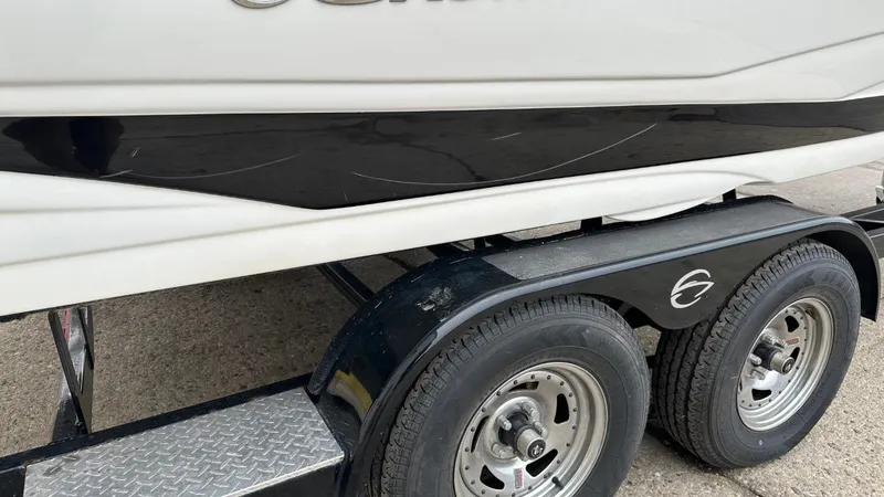 Slide: The Image of Crownline Boats 215 SS 2018 - 43