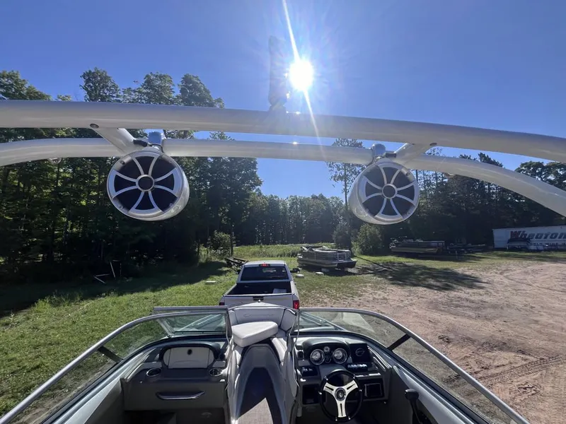 Slide: The Image of Crownline Boats 215 SS 2018 - 48