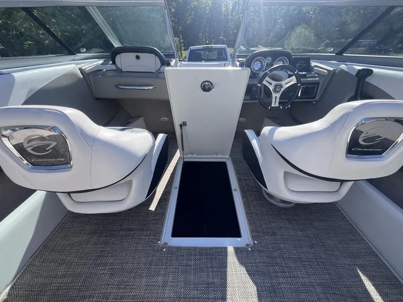 Slide: The Image of Crownline Boats 215 SS 2018 - 49