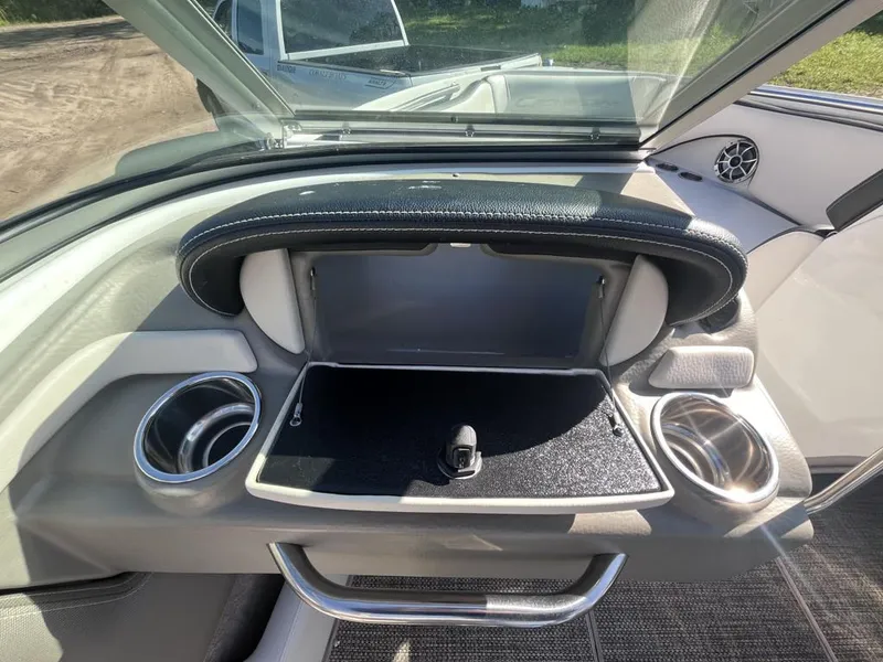 Slide: The Image of Crownline Boats 215 SS 2018 - 51