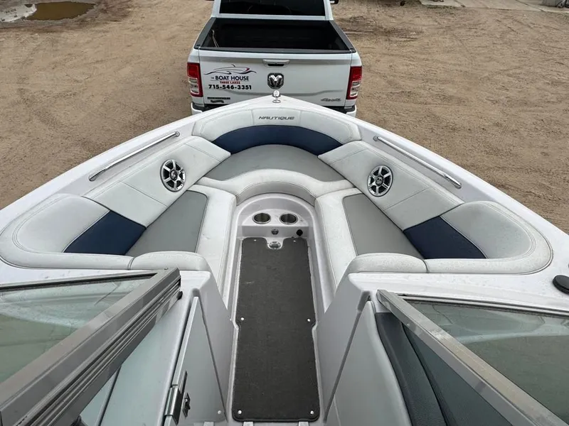 Slide: The Image of Correct Craft 236 Team Edition 2008 - 14