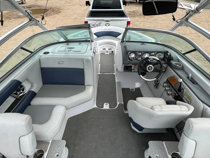 Slide: The Image of Correct Craft 236 Team Edition 2008 - 16