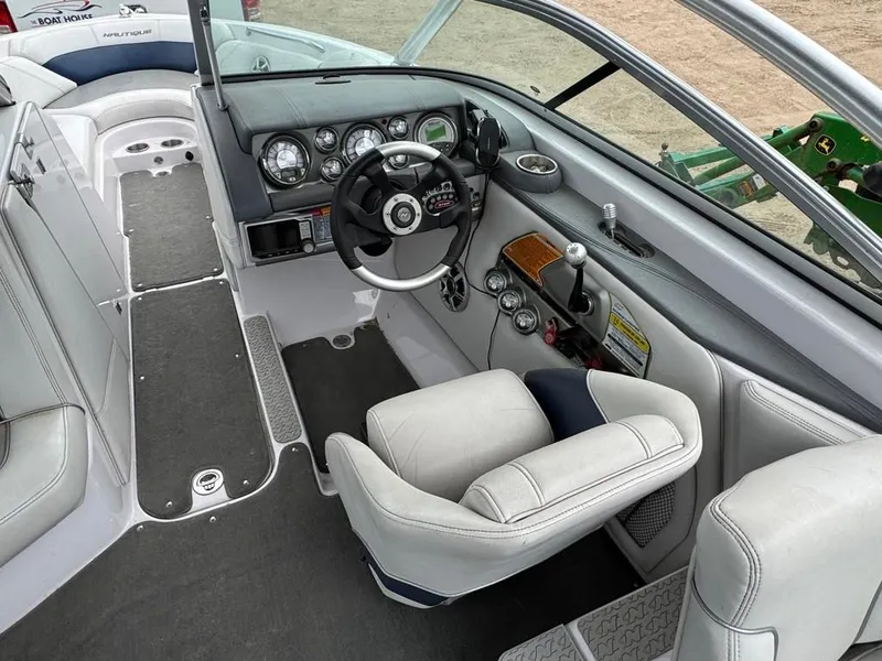 Slide: The Image of Correct Craft 236 Team Edition 2008 - 18