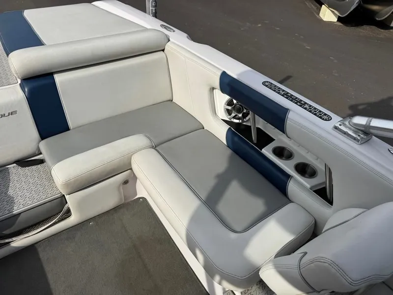 Slide: The Image of Correct Craft 236 Team Edition 2008 - 26