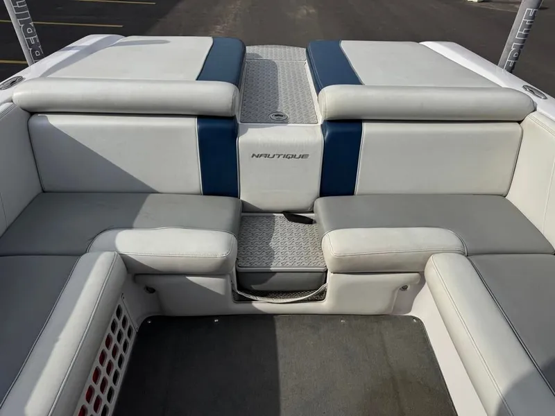 Slide: The Image of Correct Craft 236 Team Edition 2008 - 27