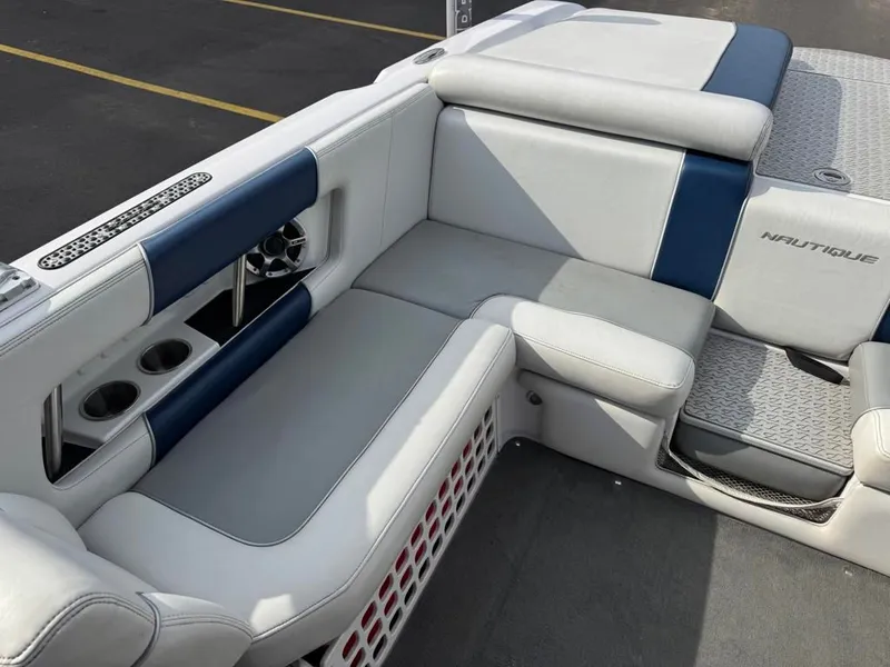 Slide: The Image of Correct Craft 236 Team Edition 2008 - 28